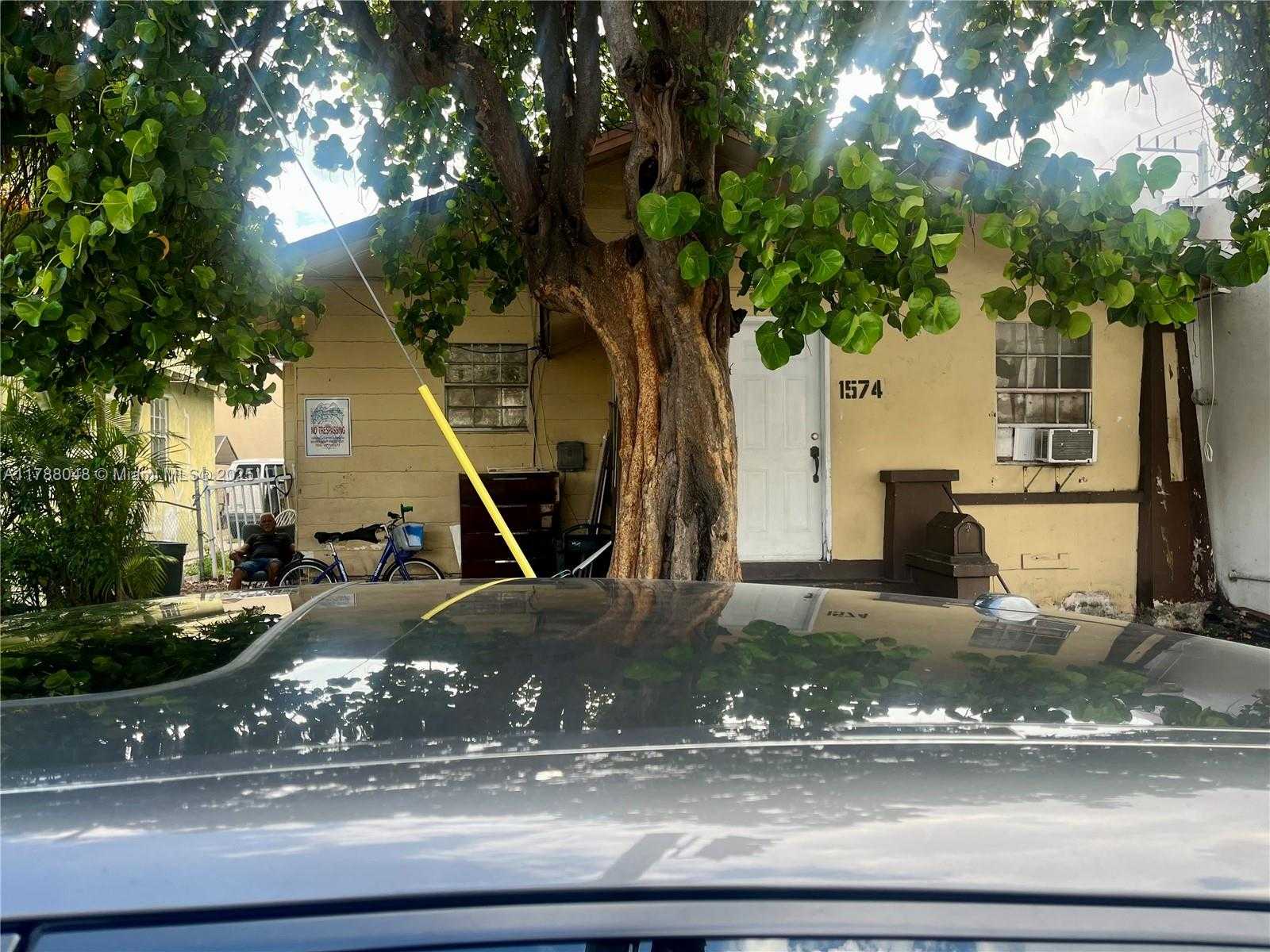 Small Image of 1574 SOUTH WEST 1ST ST, Miami Number 5