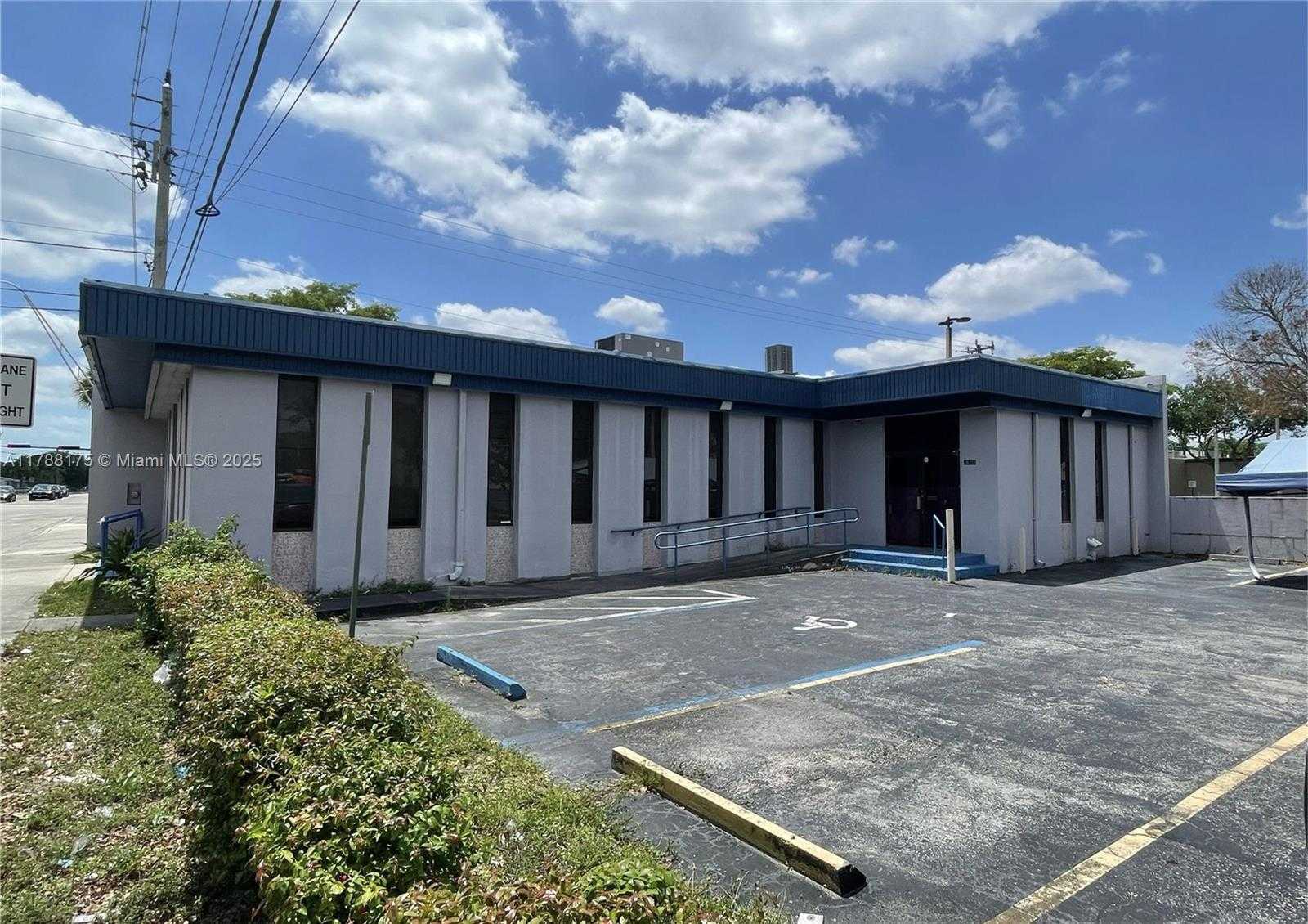 Small Image of 16350 NORTH EAST 12TH AVE, North Miami Beach Number 10