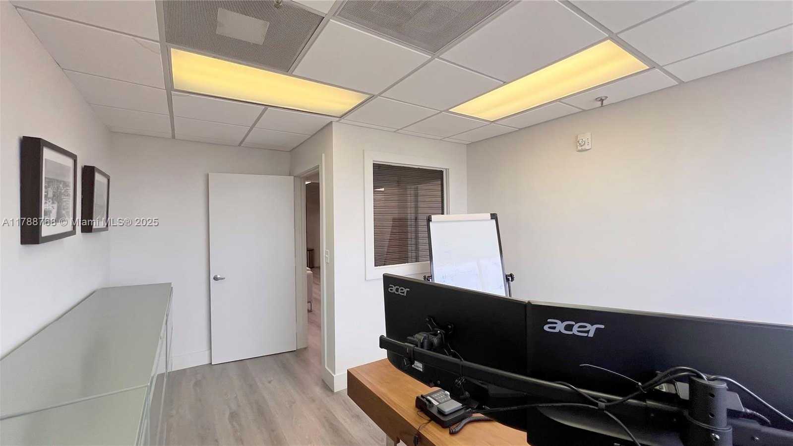 Small Image of 1111 KANE CONCOURSE, Bay Harbor Islands Number 10