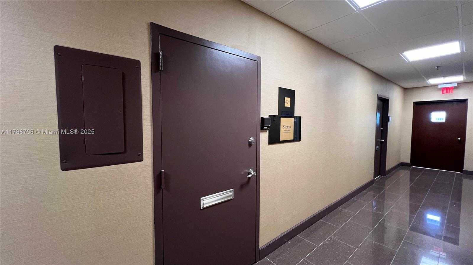 Small Image of 1111 KANE CONCOURSE, Bay Harbor Islands Number 15