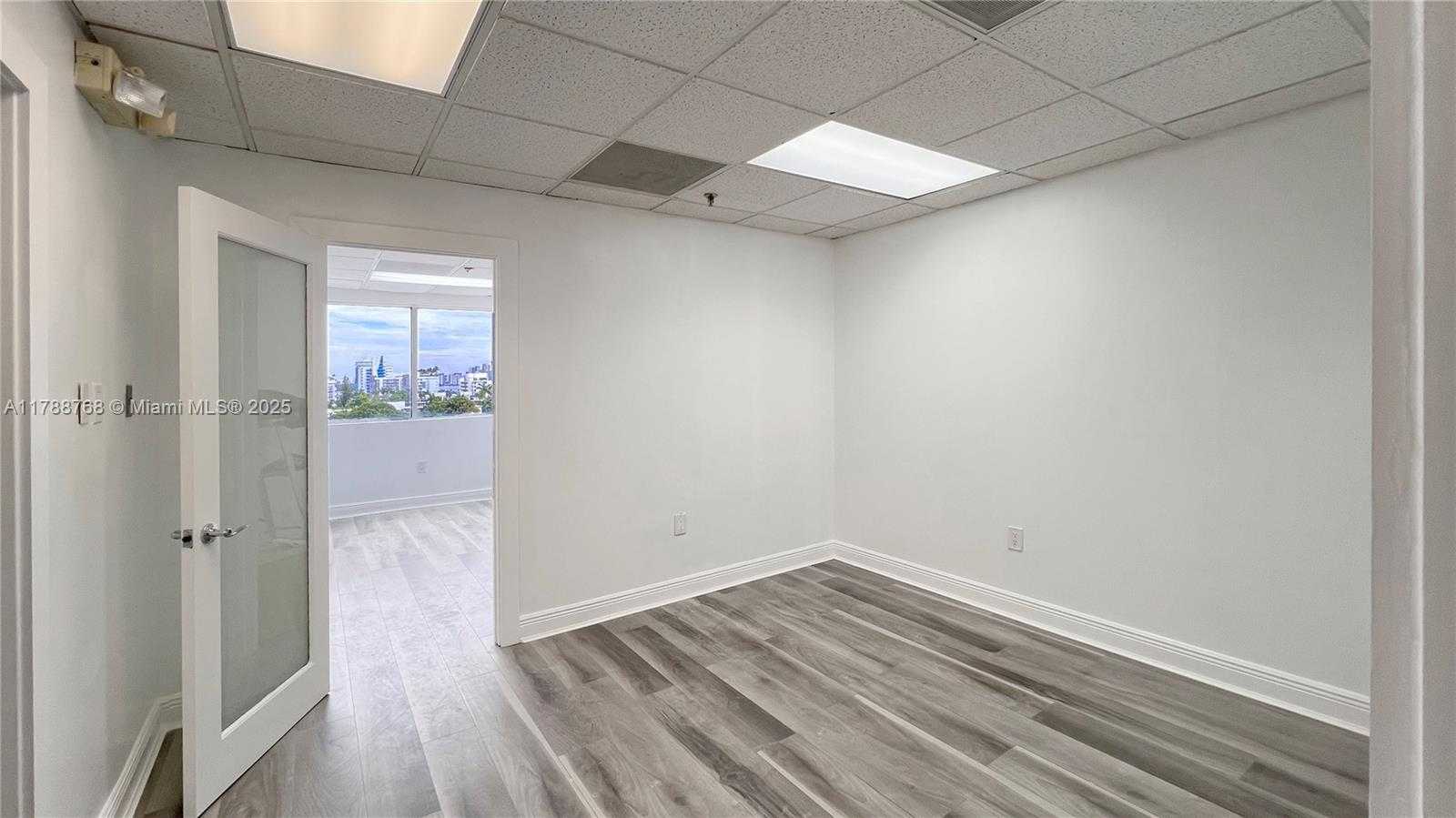 Small Image of 1111 KANE CONCOURSE, Bay Harbor Islands Number 20