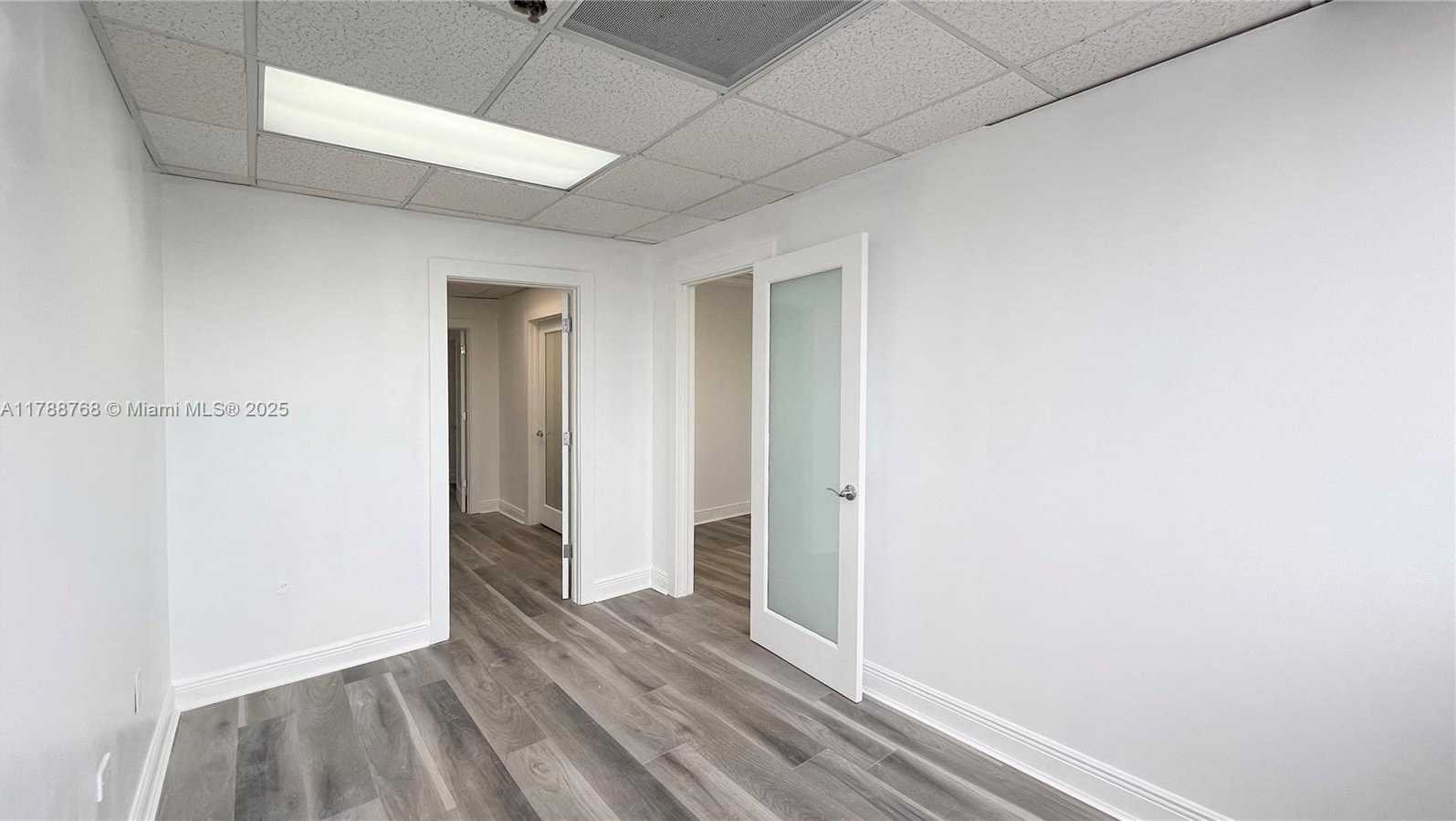 Small Image of 1111 KANE CONCOURSE, Bay Harbor Islands Number 26