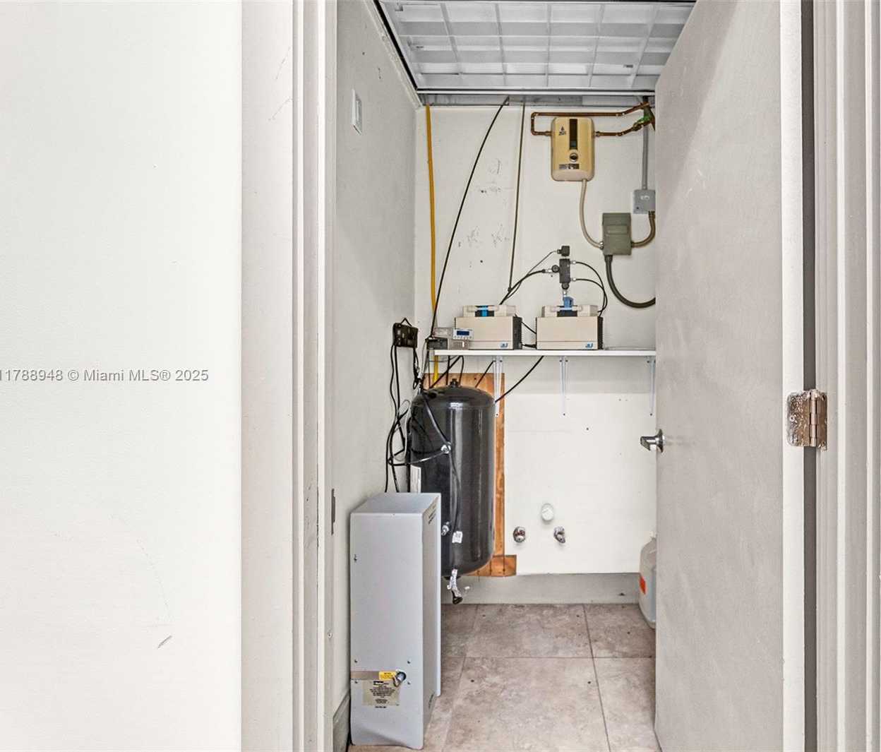 Small Image of Miami Gardens Number 17