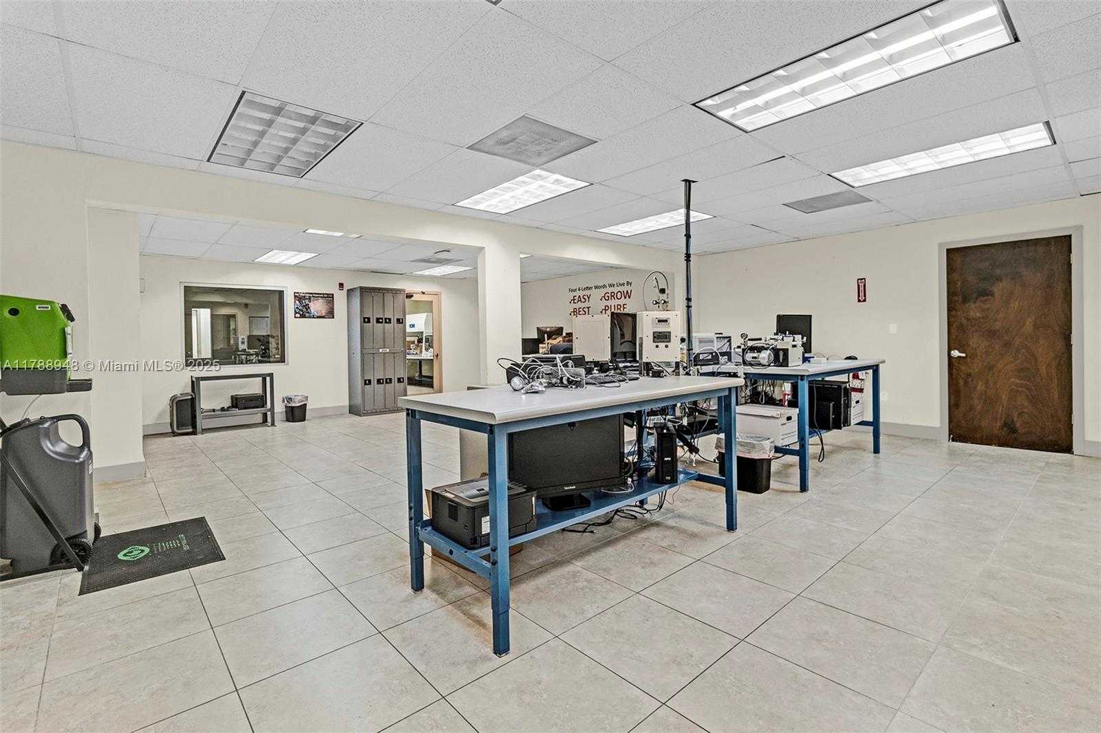 Small Image of Miami Gardens Number 18