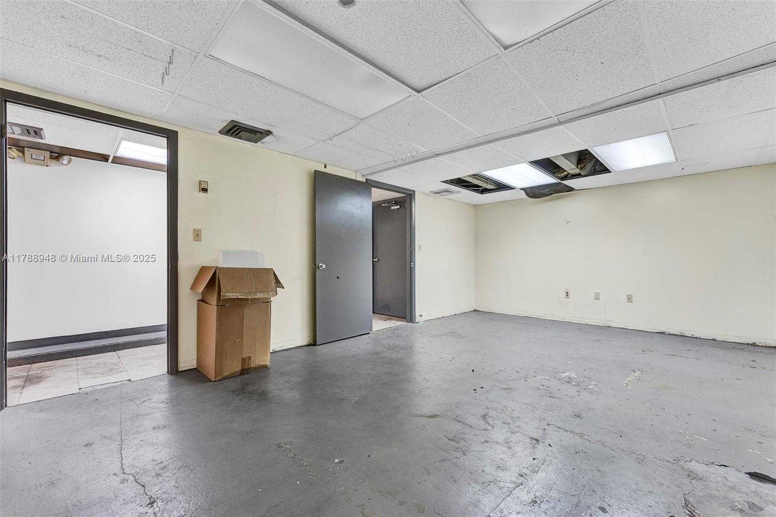 Small Image of Miami Gardens Number 31