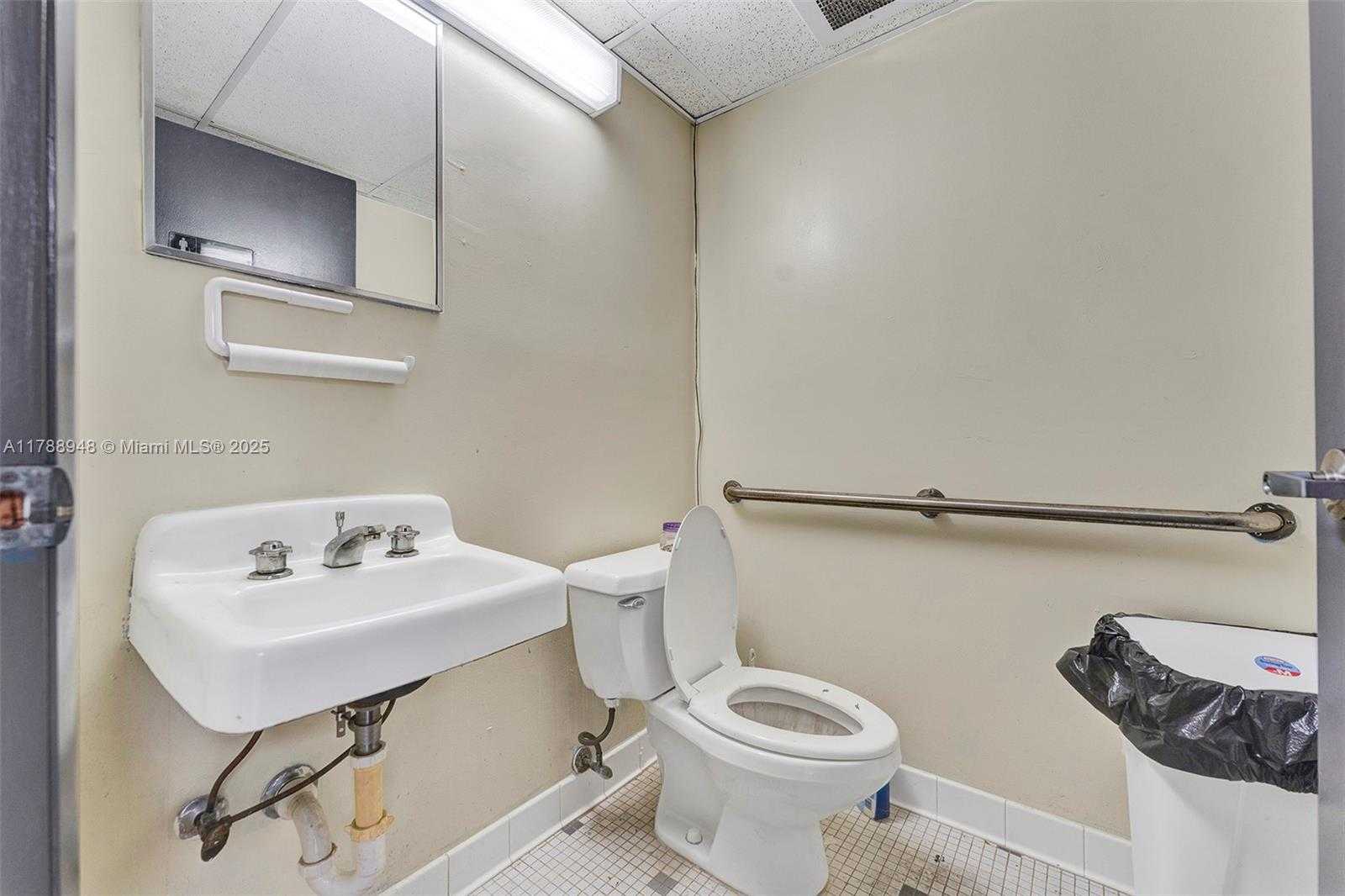 Small Image of Miami Gardens Number 33