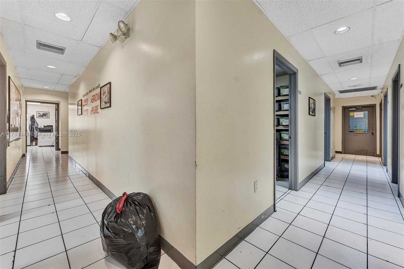 Small Image of Miami Gardens Number 40