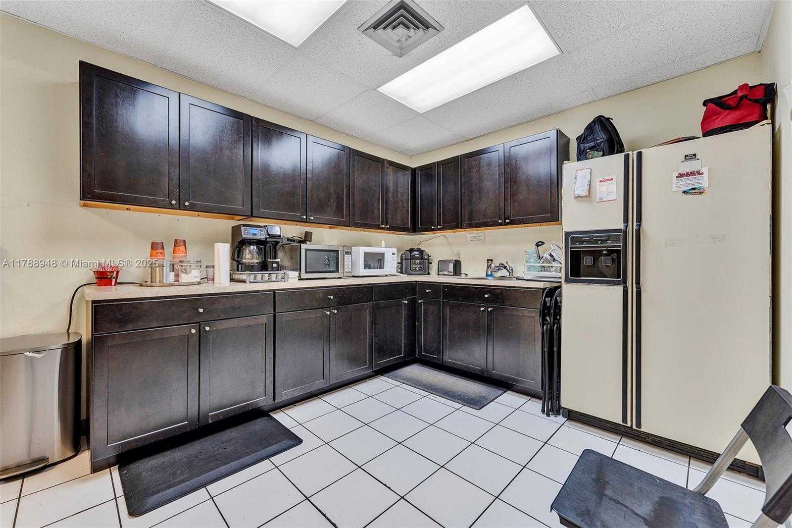 Small Image of Miami Gardens Number 48