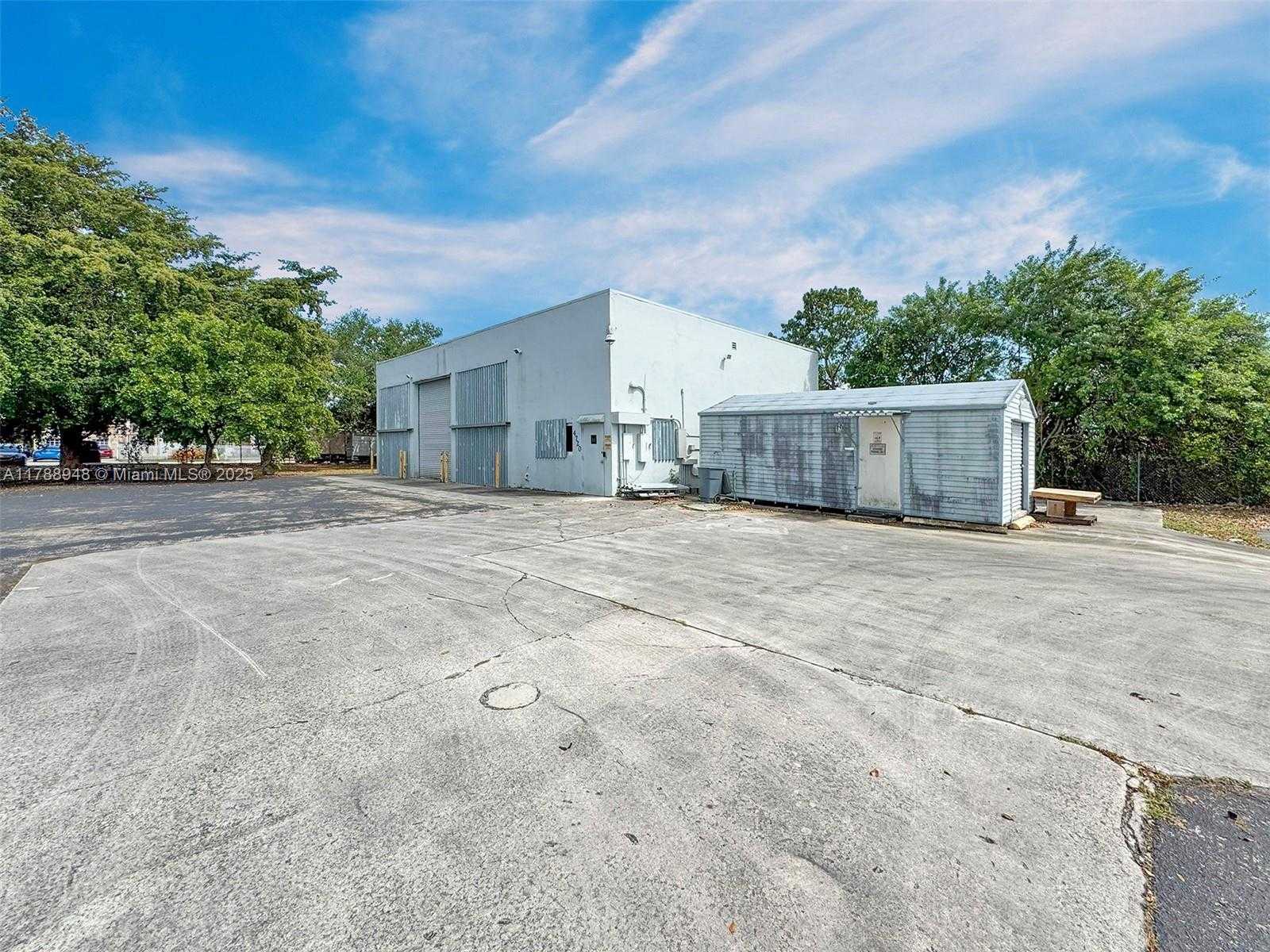 Small Image of Miami Gardens Number 55