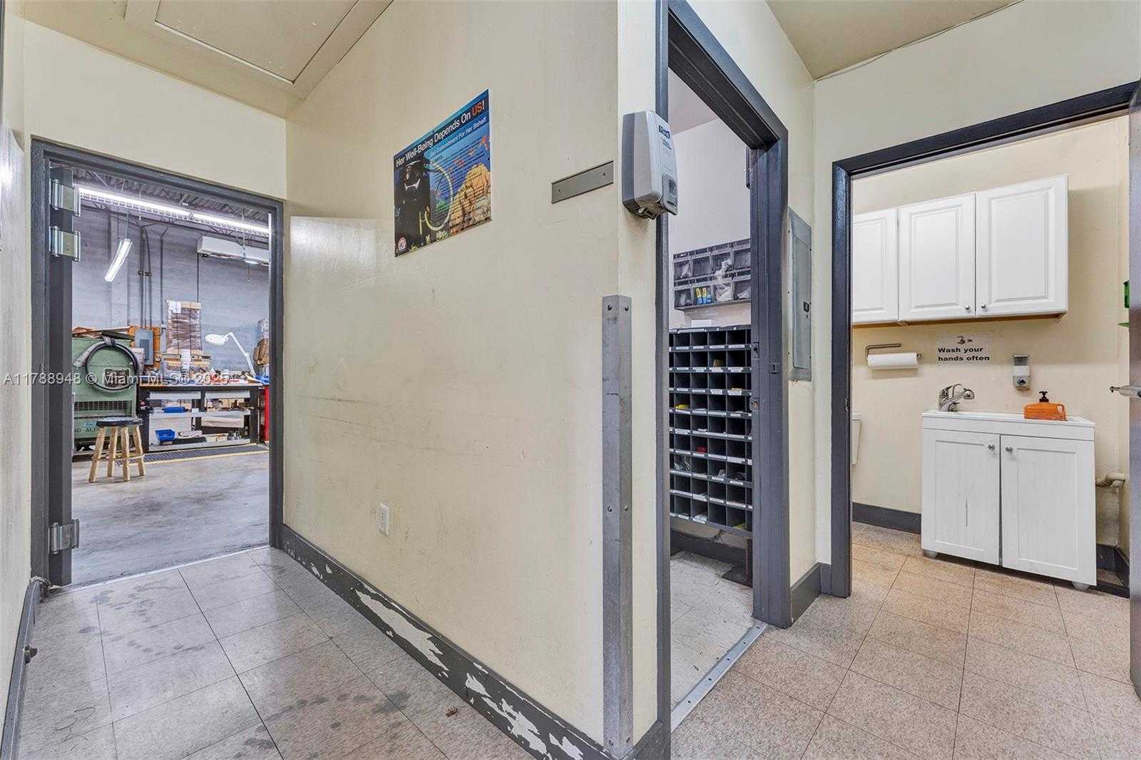 Small Image of Miami Gardens Number 59