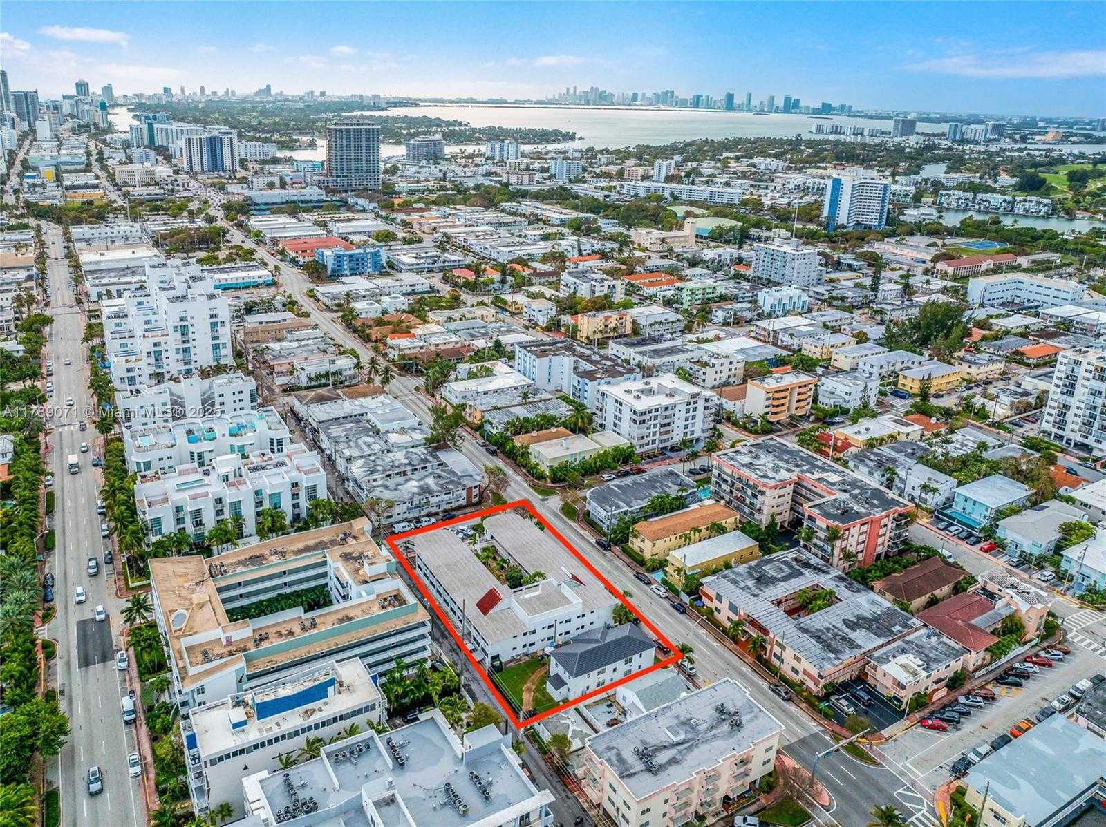 Small Image of 7825 HARDING AVE, Miami Beach Number 12