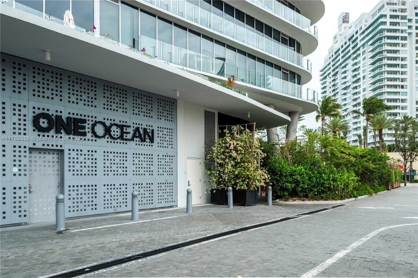 Small Image of 1 COLLINS AVE #CU3, Miami Beach Number 36