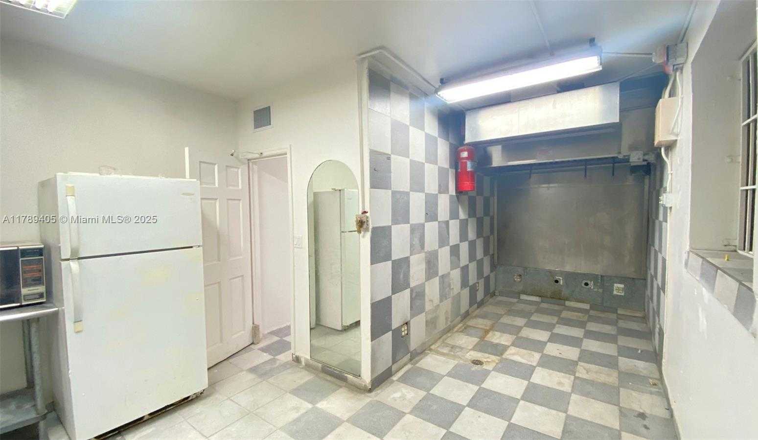 Small Image of 7723 NORTH WEST 27TH AVE, Miami Number 12