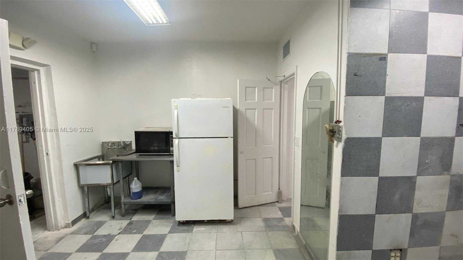 Small Image of 7723 NORTH WEST 27TH AVE, Miami Number 13