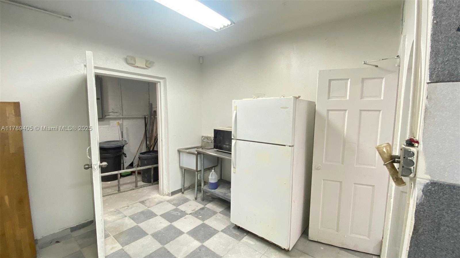 Small Image of 7723 NORTH WEST 27TH AVE, Miami Number 15