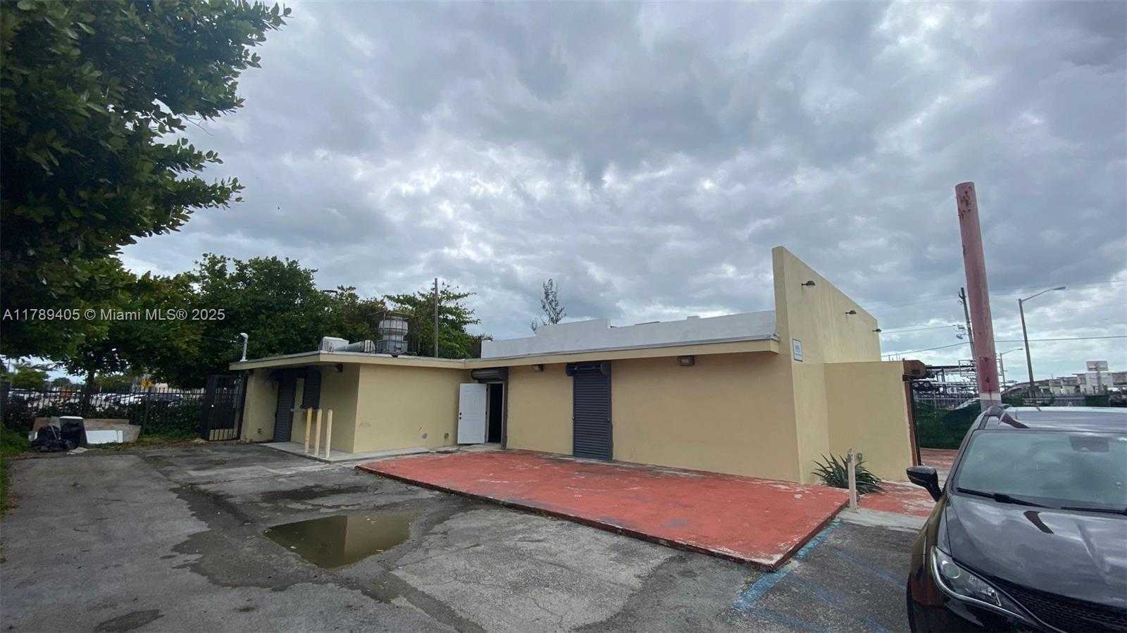 Small Image of 7723 NORTH WEST 27TH AVE, Miami Number 3
