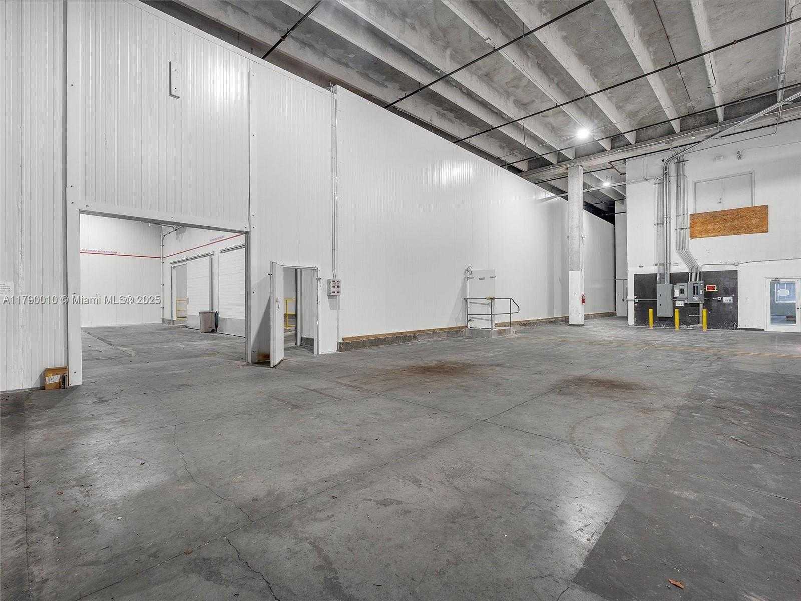Small Image of 2701 NORTH WEST 107TH AVE, Doral Number 18