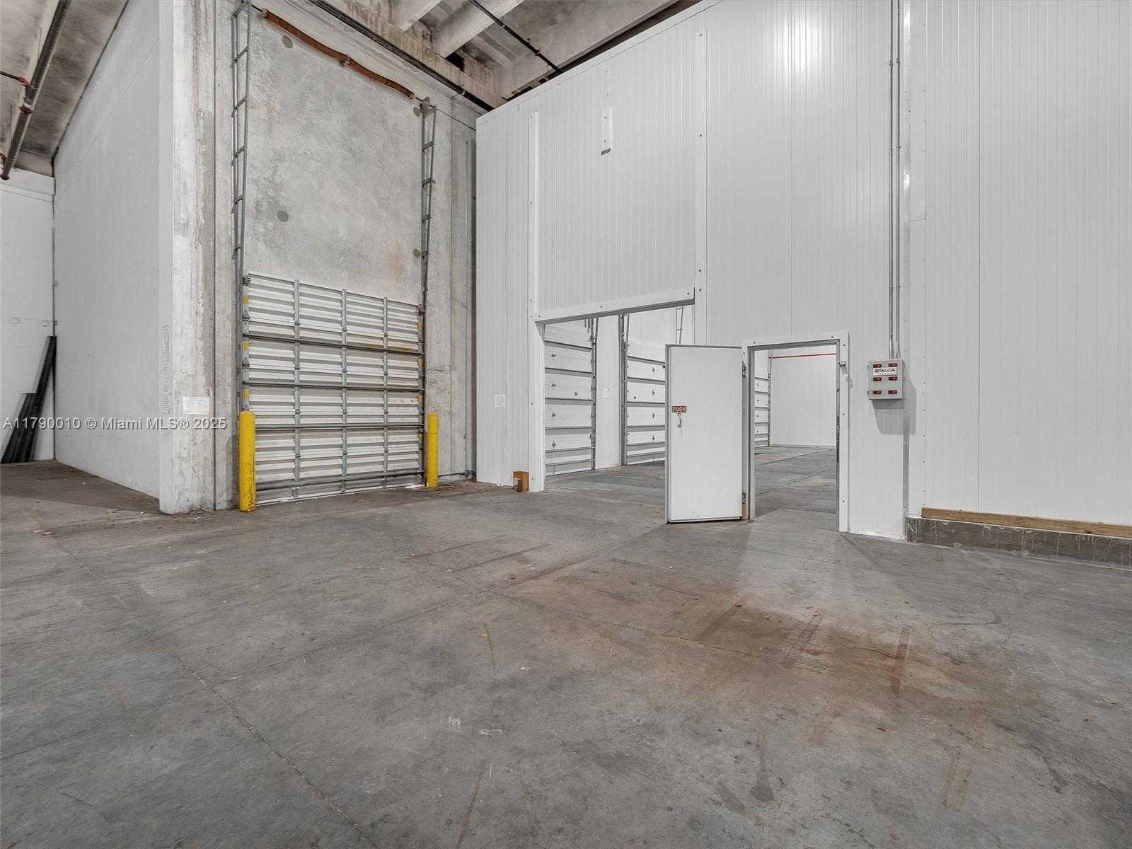 Small Image of 2701 NORTH WEST 107TH AVE, Doral Number 22