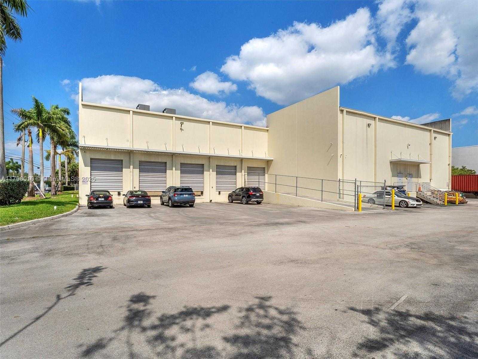 Small Image of 2701 NORTH WEST 107TH AVE, Doral Number 26