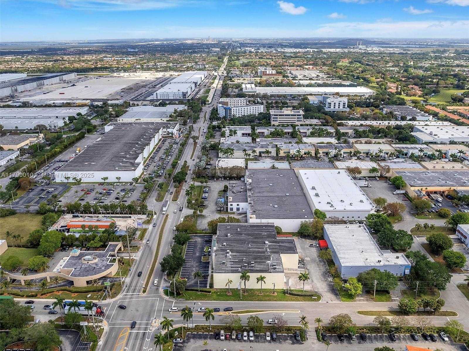 Small Image of 2701 NORTH WEST 107TH AVE, Doral Number 31