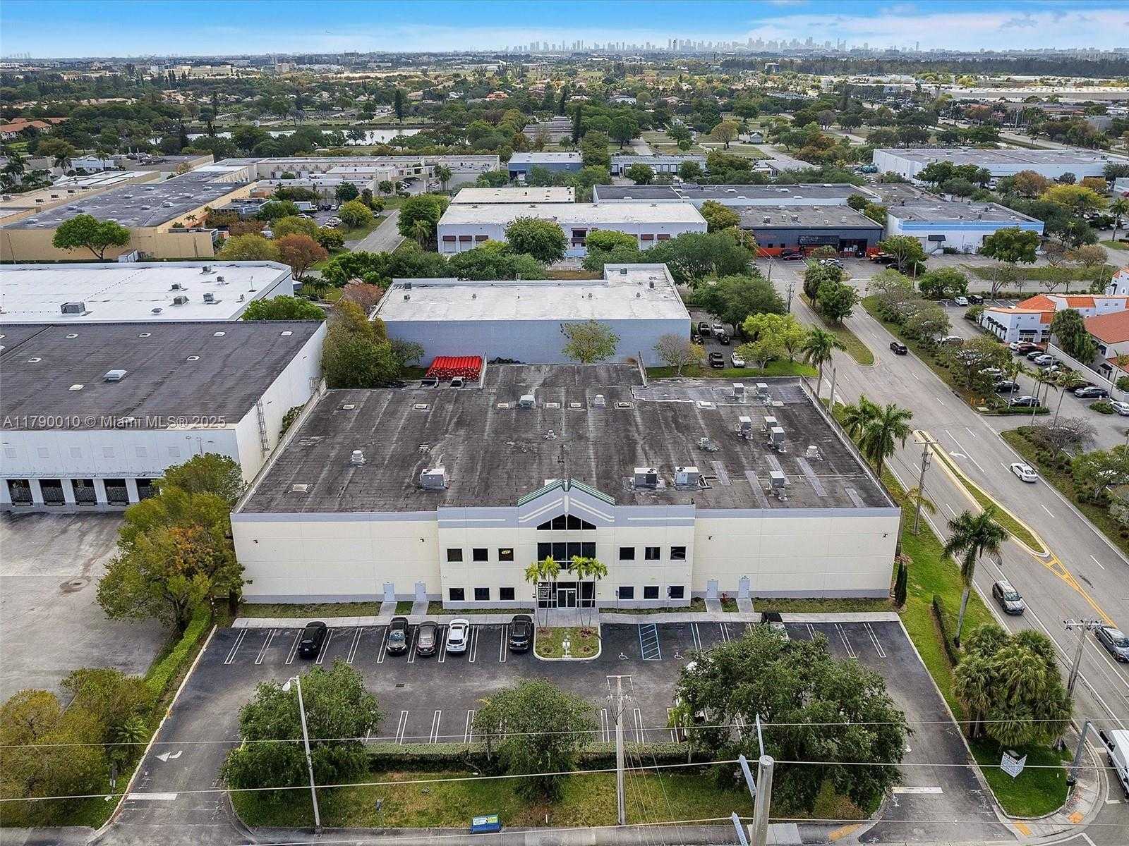 Small Image of 2701 NORTH WEST 107TH AVE, Doral Number 32