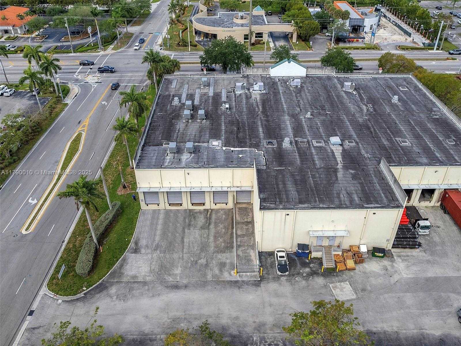 Small Image of 2701 NORTH WEST 107TH AVE, Doral Number 4