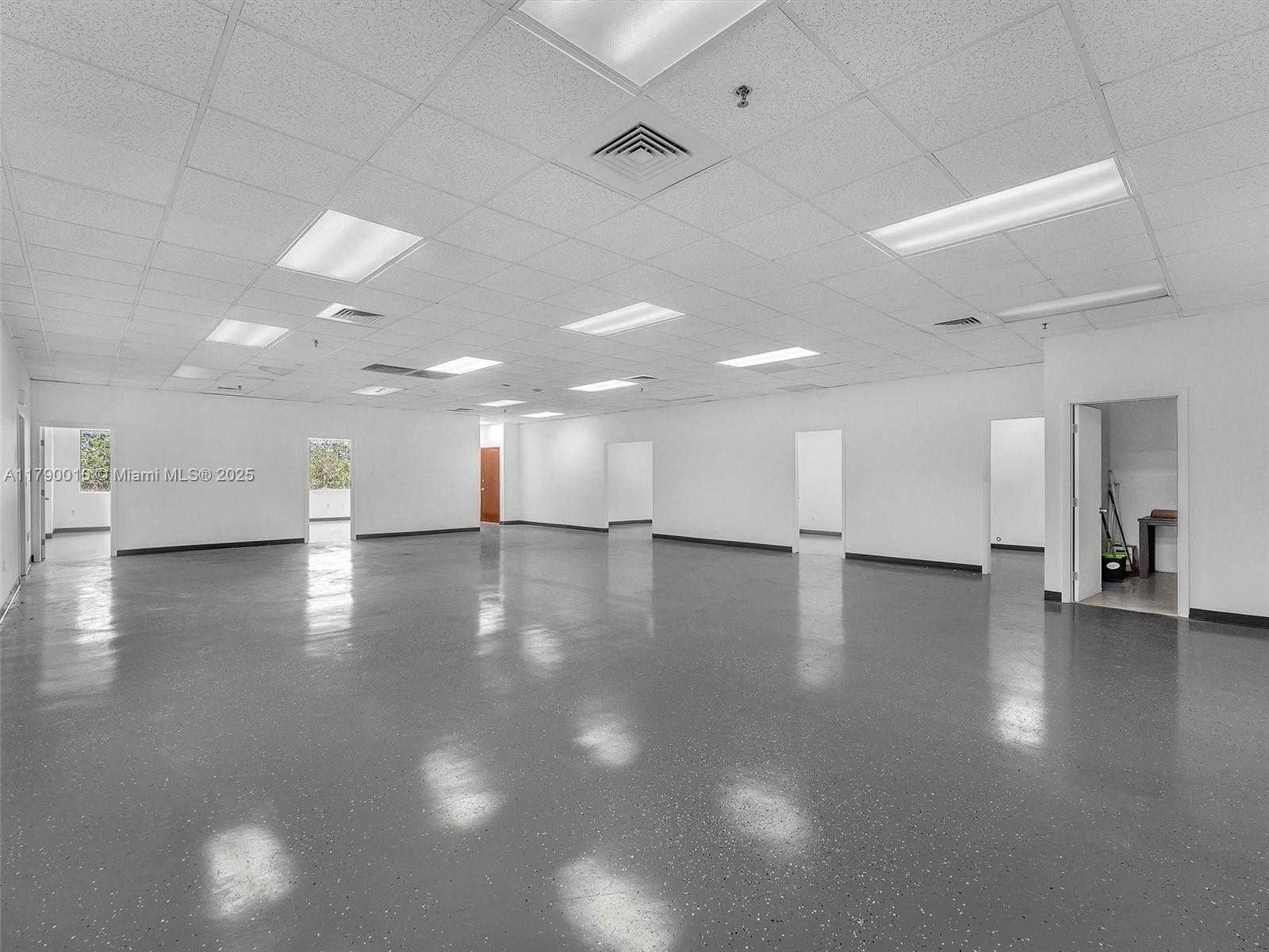 Small Image of 2701 NORTH WEST 107TH AVE, Doral Number 5
