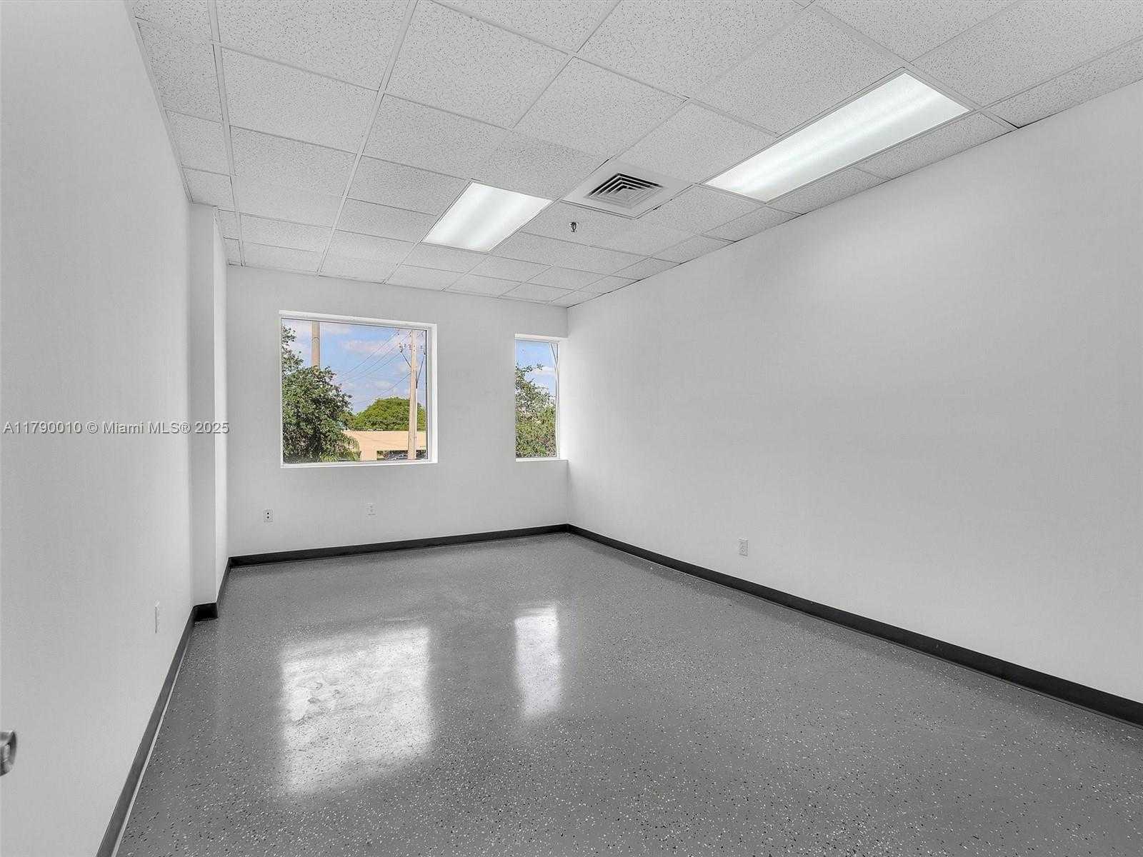 Small Image of 2701 NORTH WEST 107TH AVE, Doral Number 8
