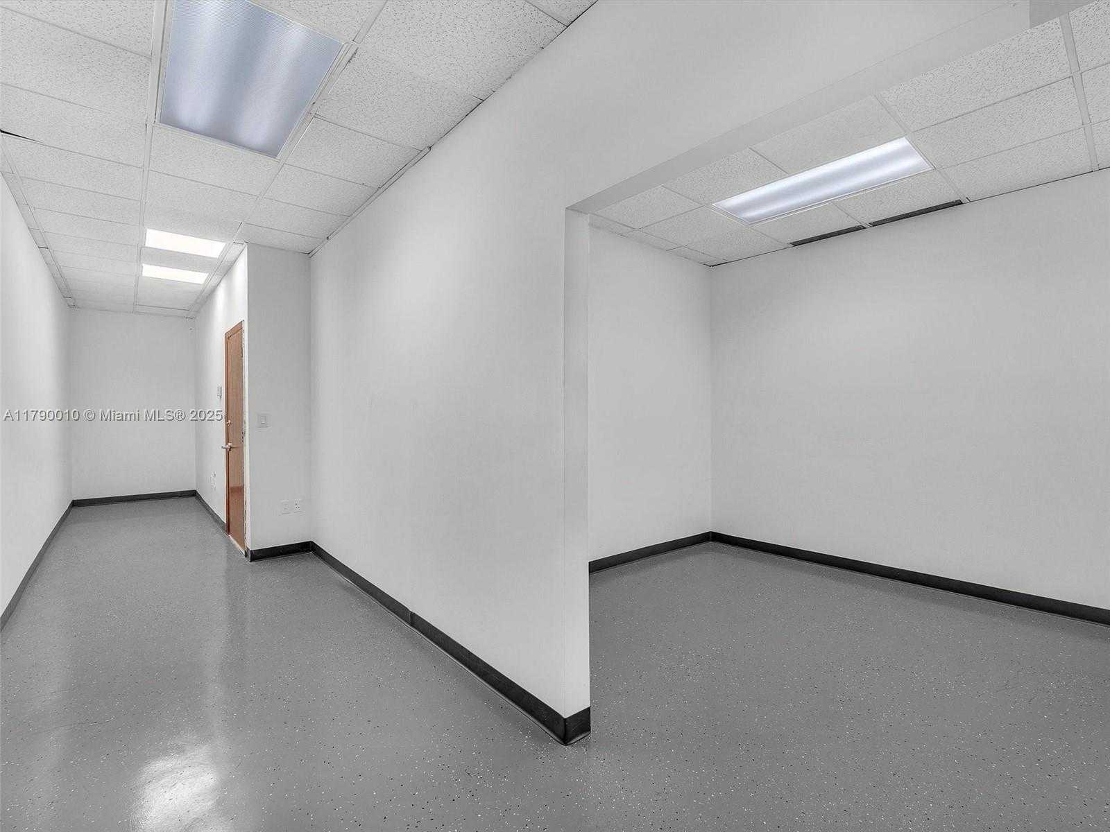 Small Image of 2701 NORTH WEST 107TH AVE, Doral Number 9