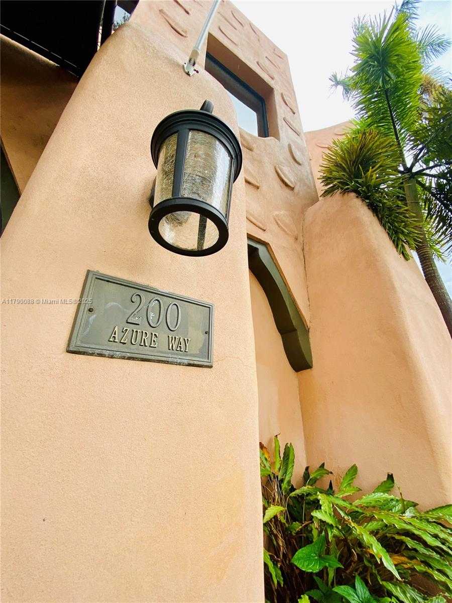 Small Image of 200 AZURE WAY, Miami Springs Number 3
