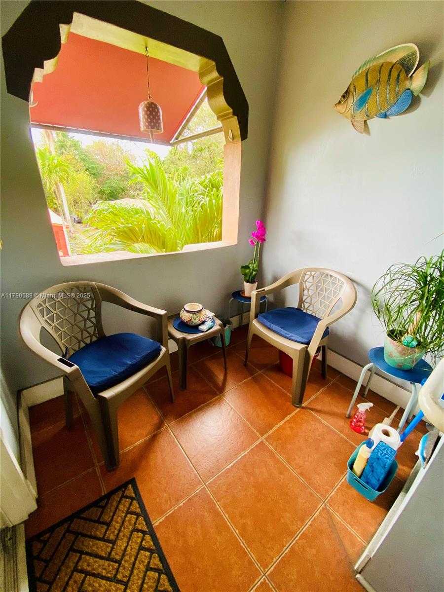 Small Image of 200 AZURE WAY, Miami Springs Number 34