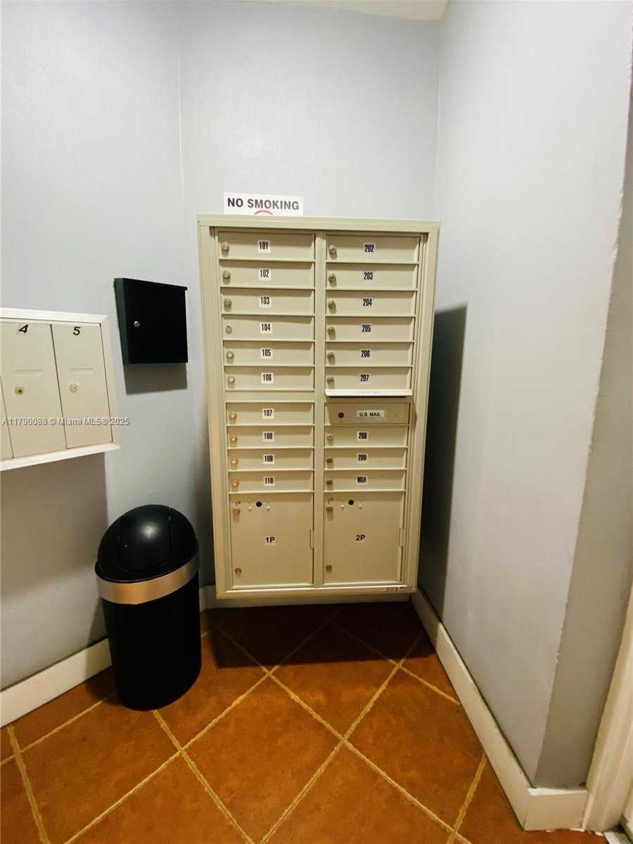 Small Image of 200 AZURE WAY, Miami Springs Number 47