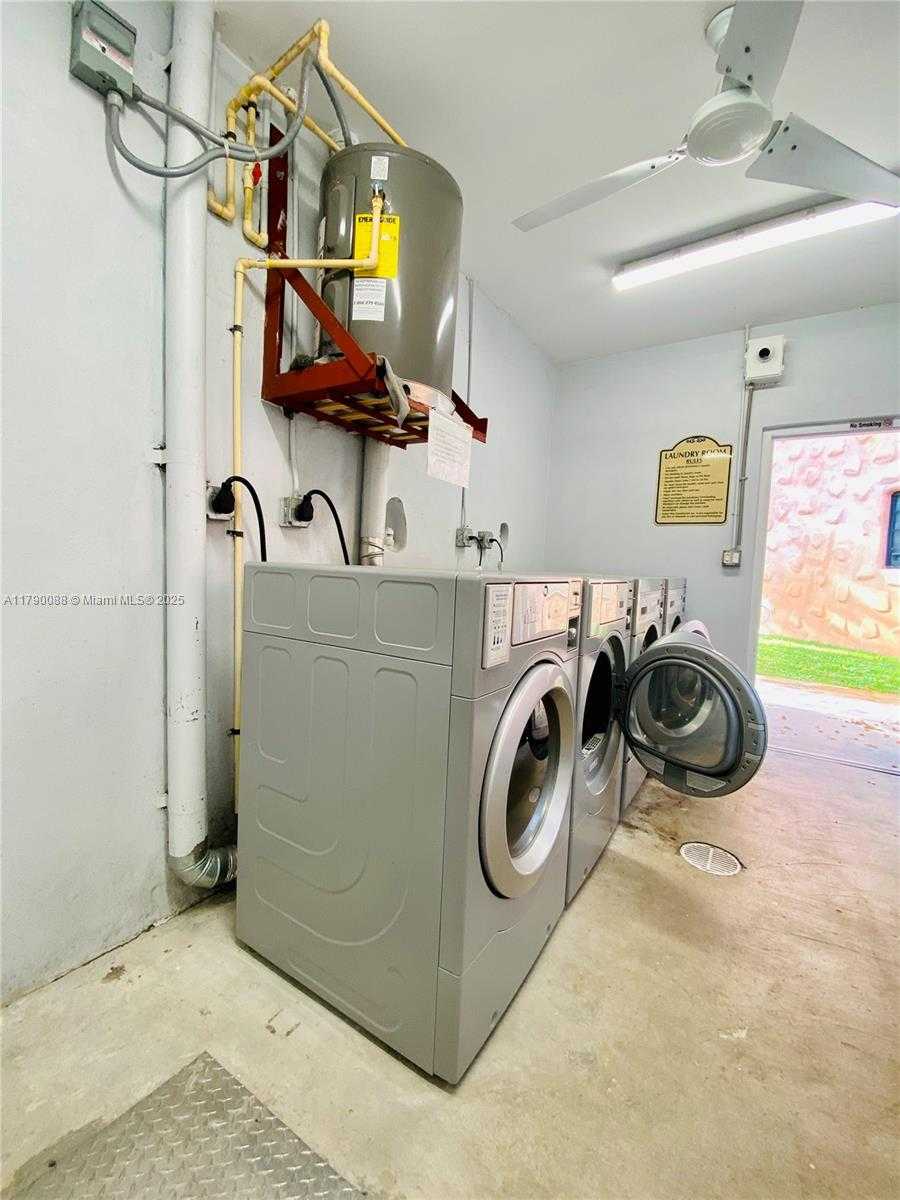 Small Image of 200 AZURE WAY, Miami Springs Number 50
