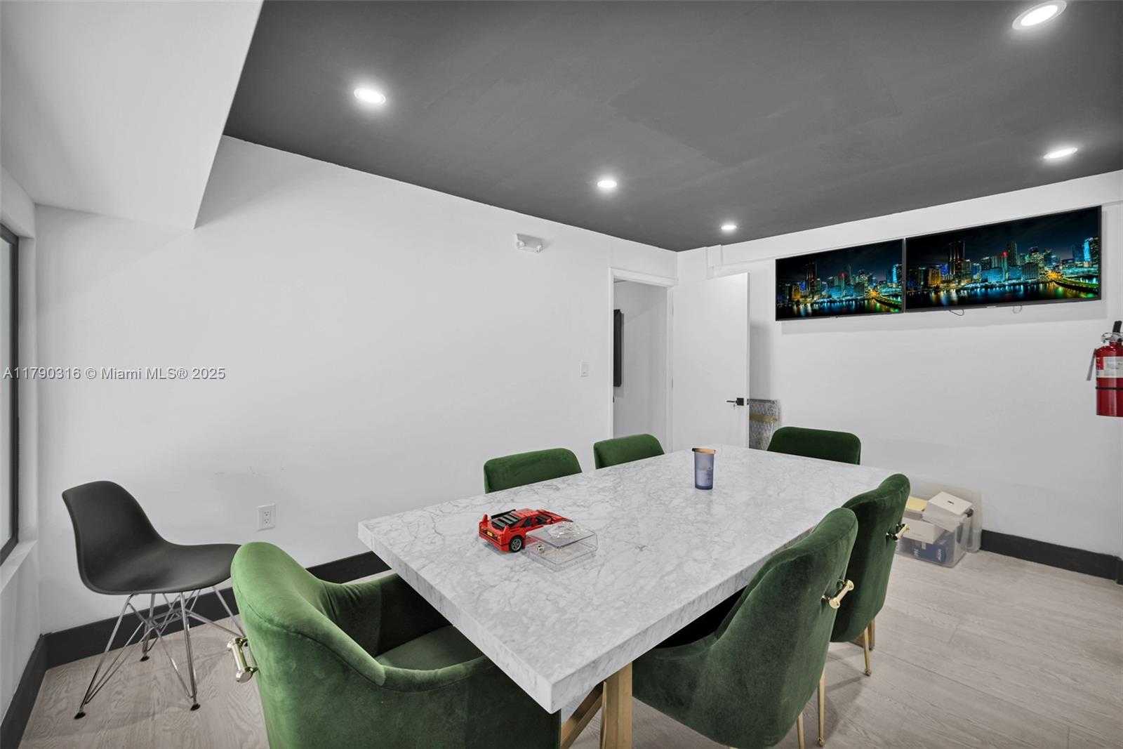 Small Image of 401 NE 79th St, Miami, FL 33138, USA Number 6