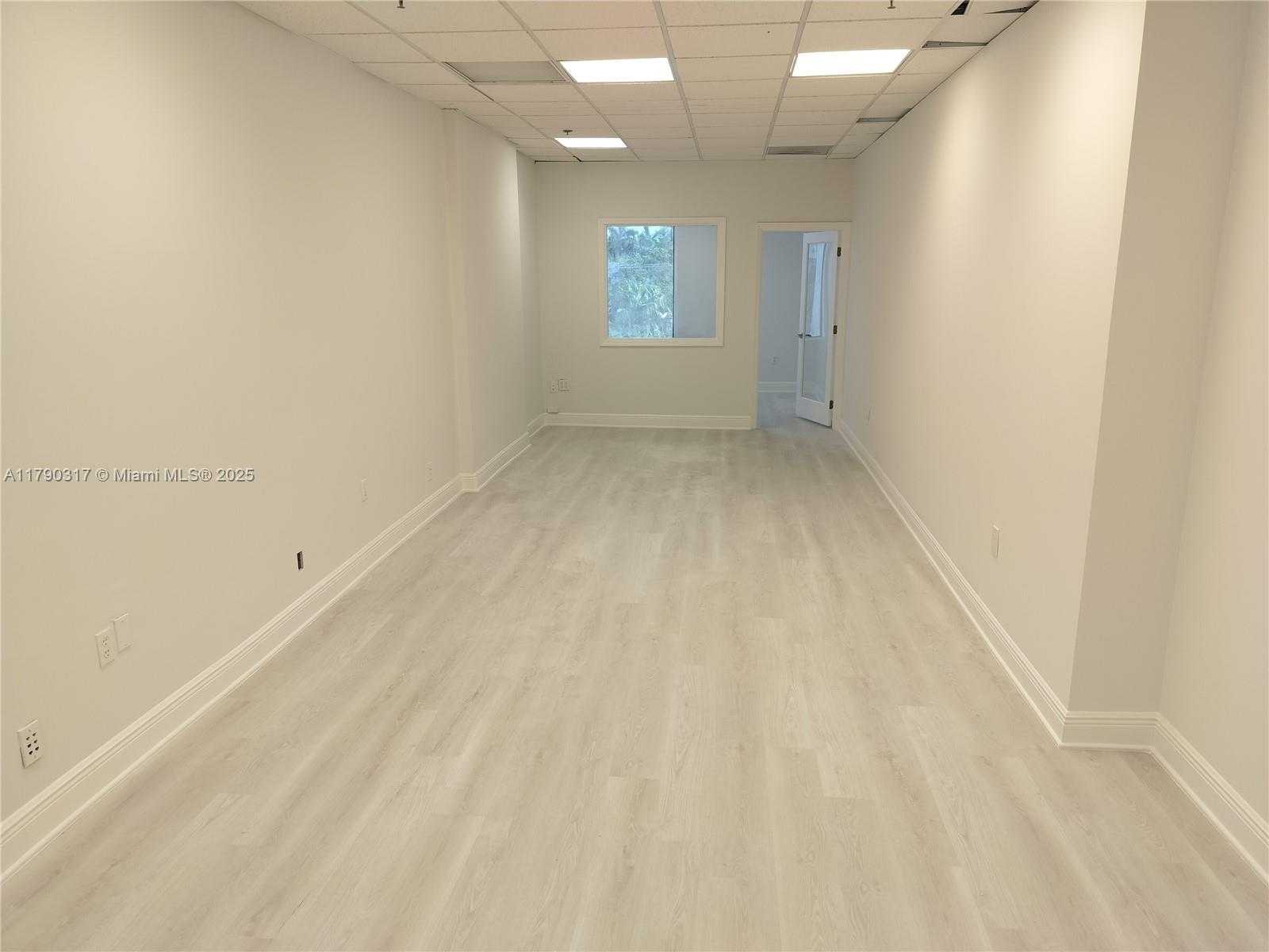 Small Image of 12550 BISCAYNE BLVD #310A or B, North Miami Number 16