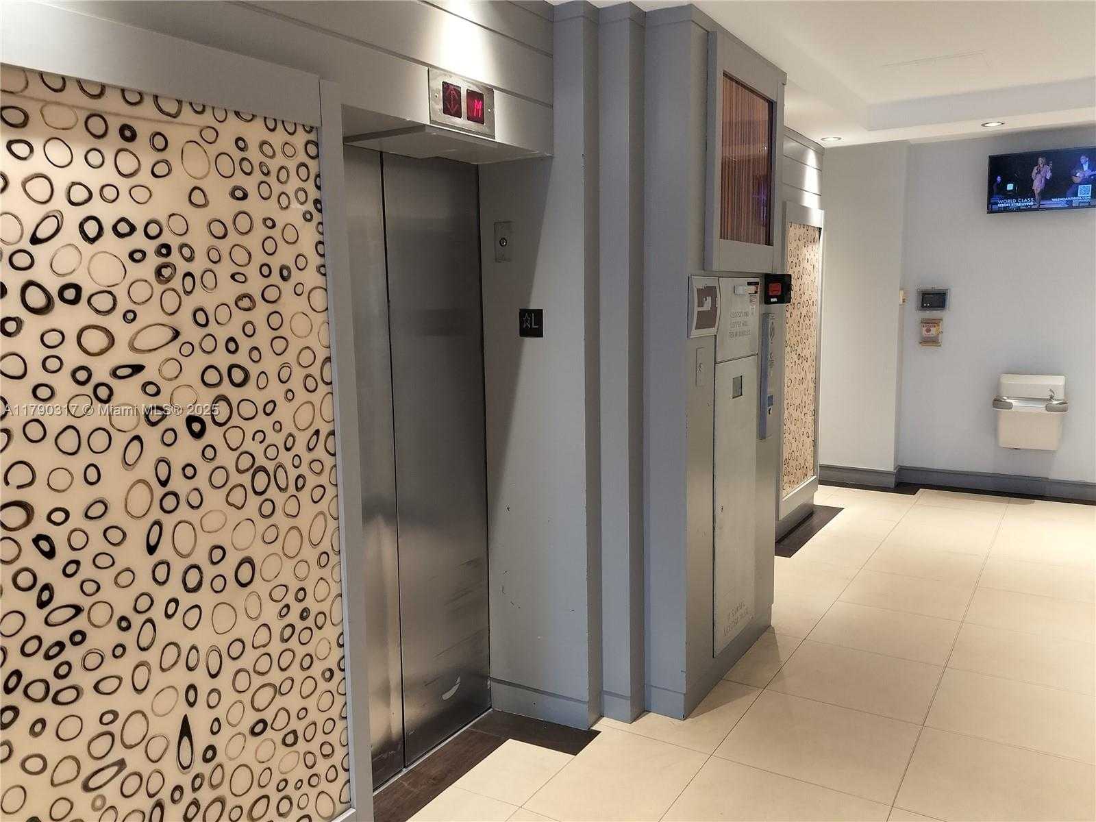 Small Image of 12550 BISCAYNE BLVD #310A or B, North Miami Number 8