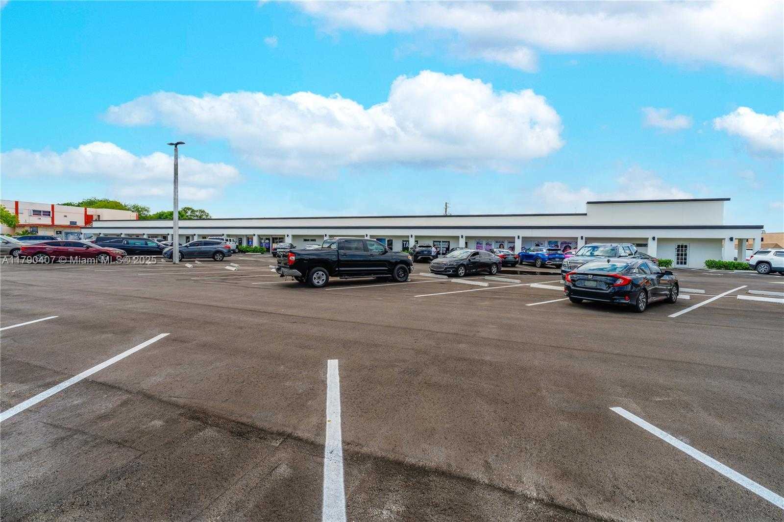 Small Image of 2300 WEST OAKLAND PARK BLVD, Oakland Park Number 4