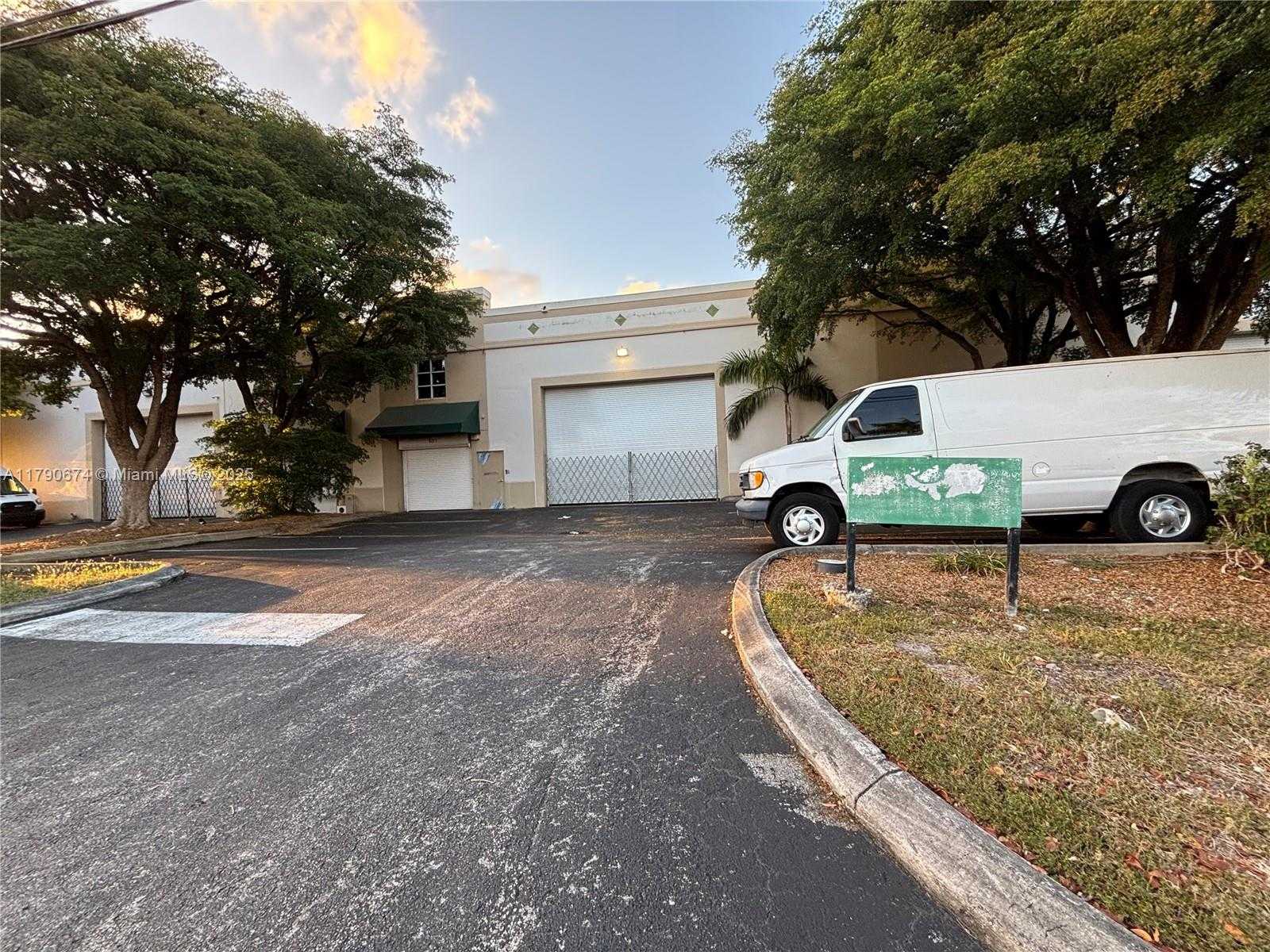 Small Image of 8221 NORTH WEST 30TH TER, Doral Number 2