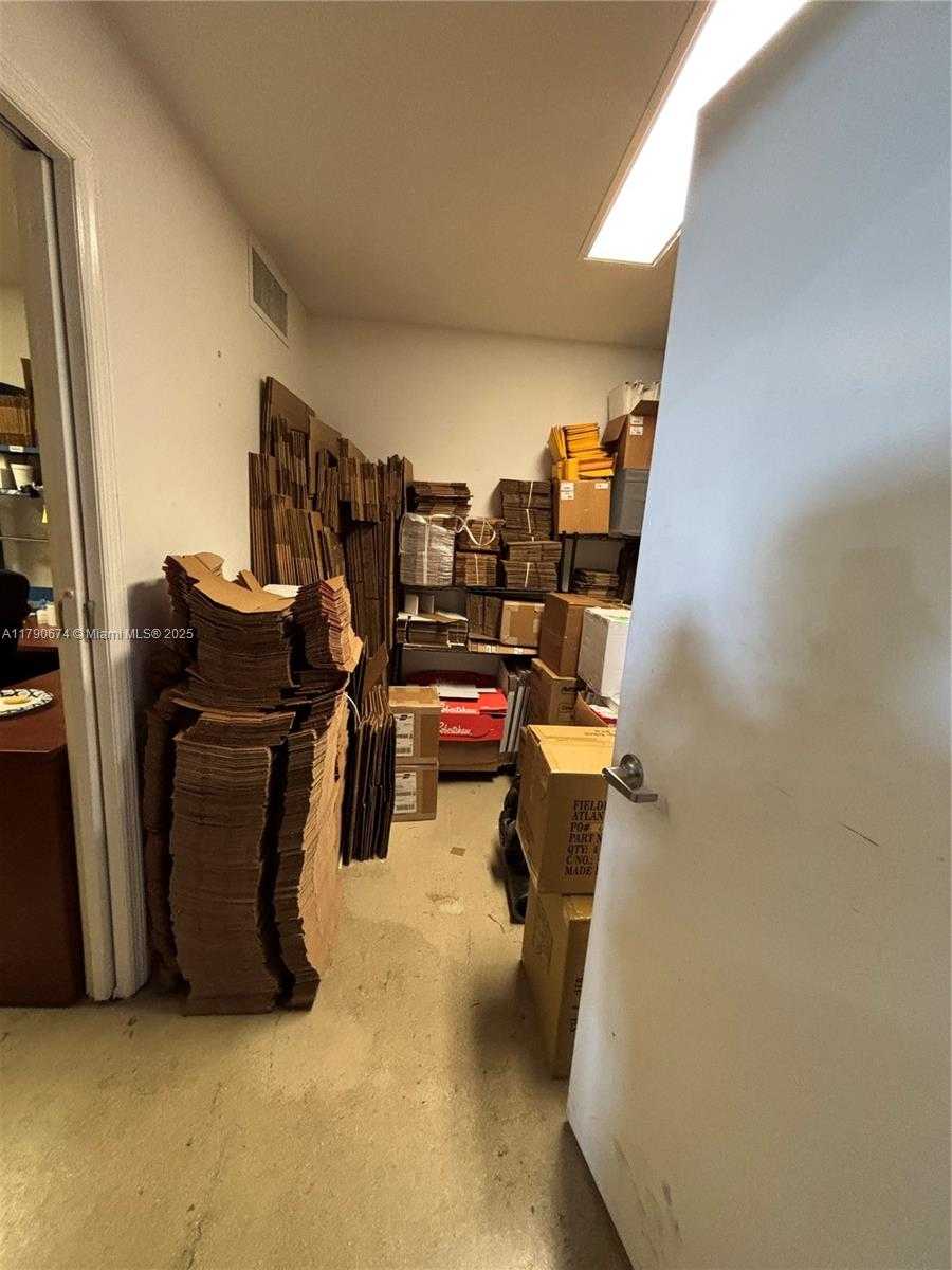 Small Image of 8221 NORTH WEST 30TH TER, Doral Number 26