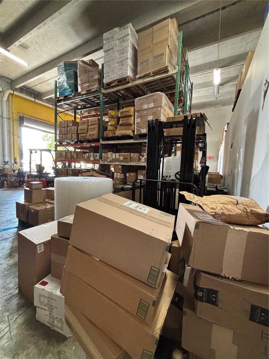 Small Image of 8221 NORTH WEST 30TH TER, Doral Number 37