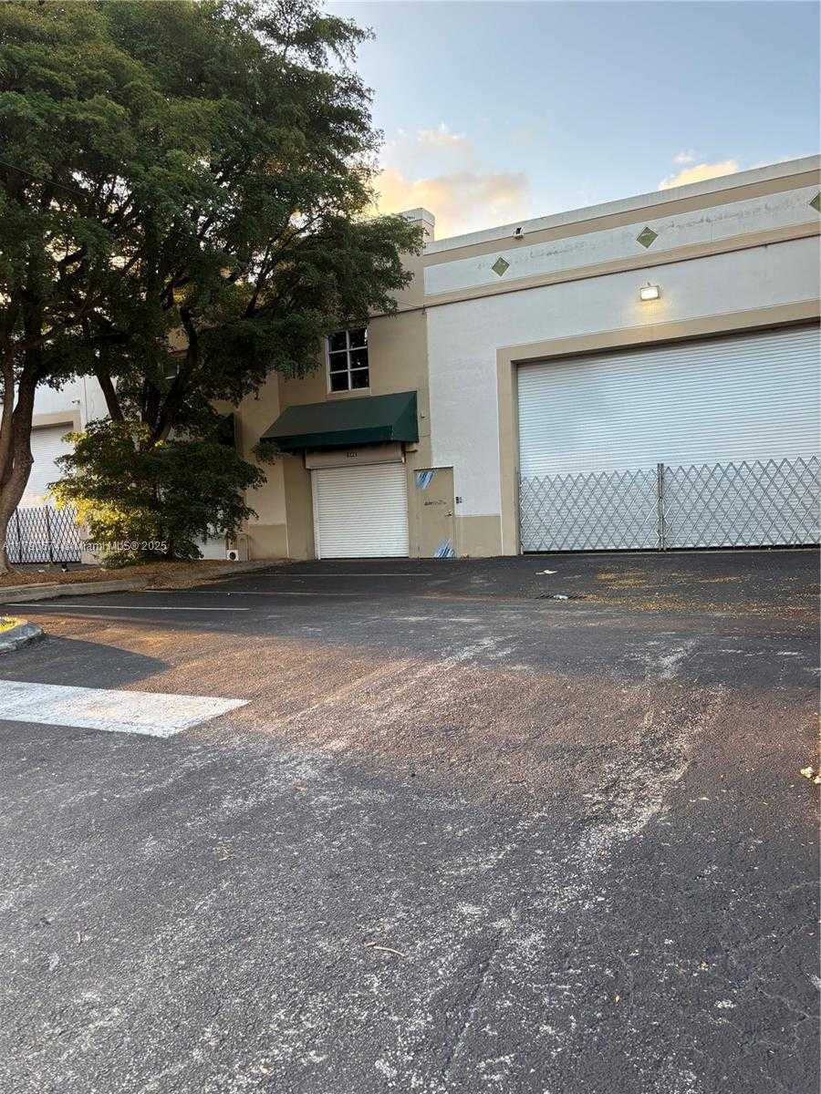 Small Image of 8221 NORTH WEST 30TH TER, Doral Number 44