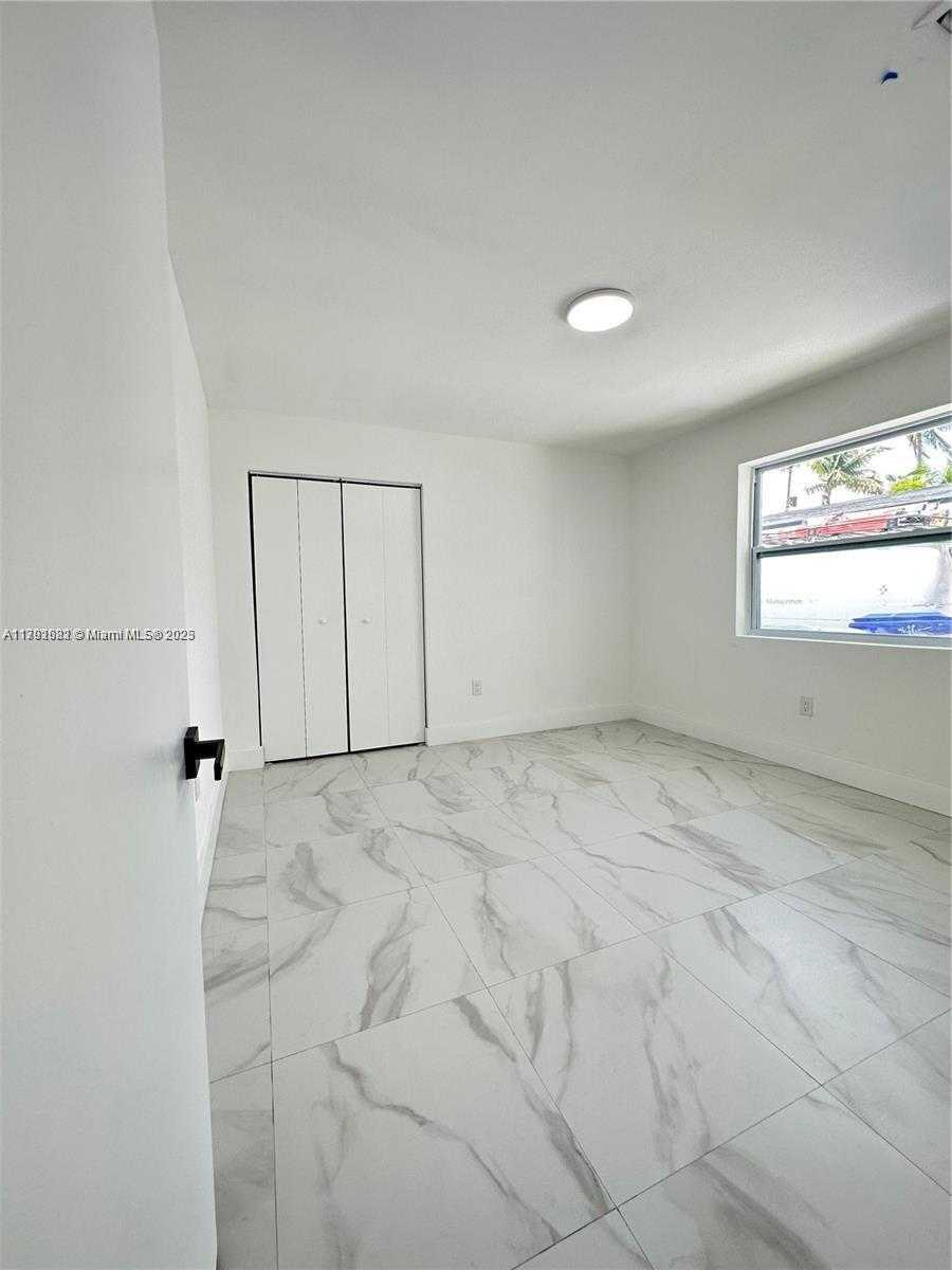 Small Image of 1441 NORTH WEST 34TH ST, Miami Number 11