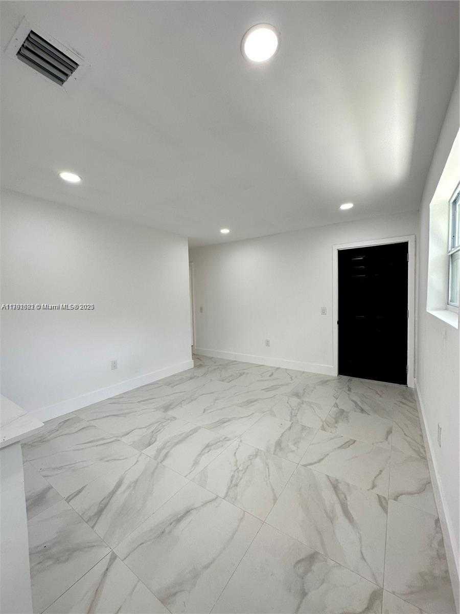Small Image of 1441 NORTH WEST 34TH ST, Miami Number 9
