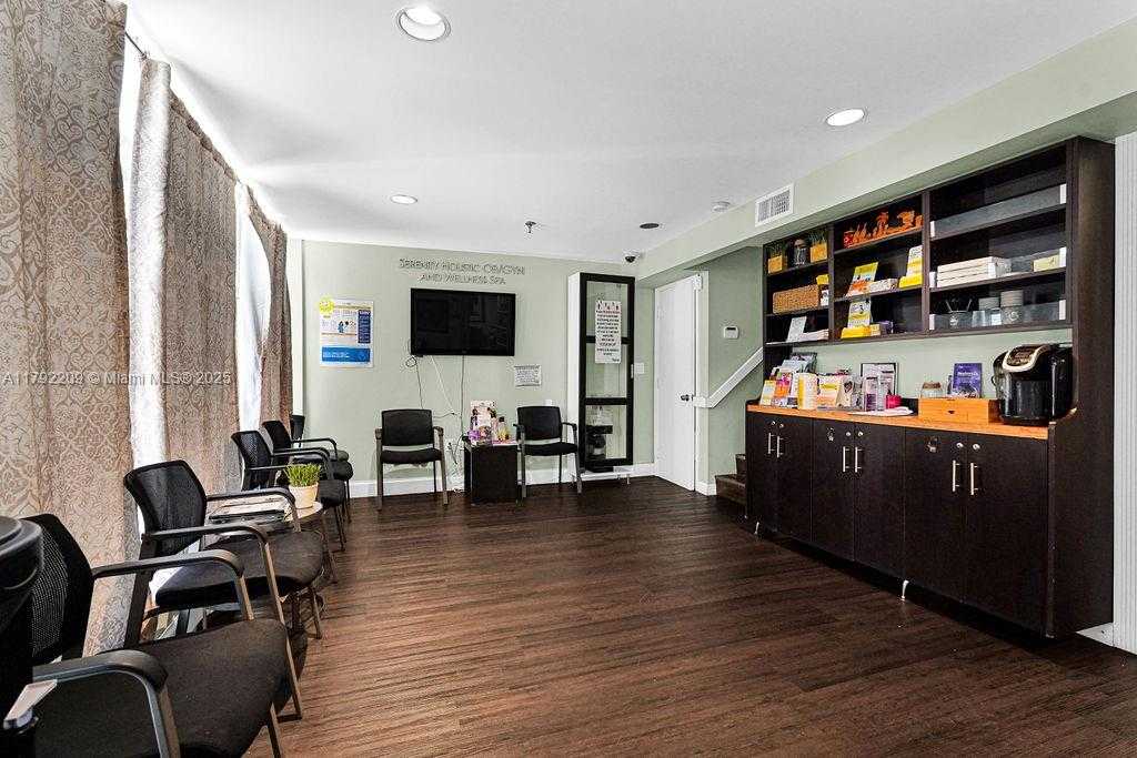 Small Image of 1590 NORTH EAST 162ND ST, North Miami Beach Number 10