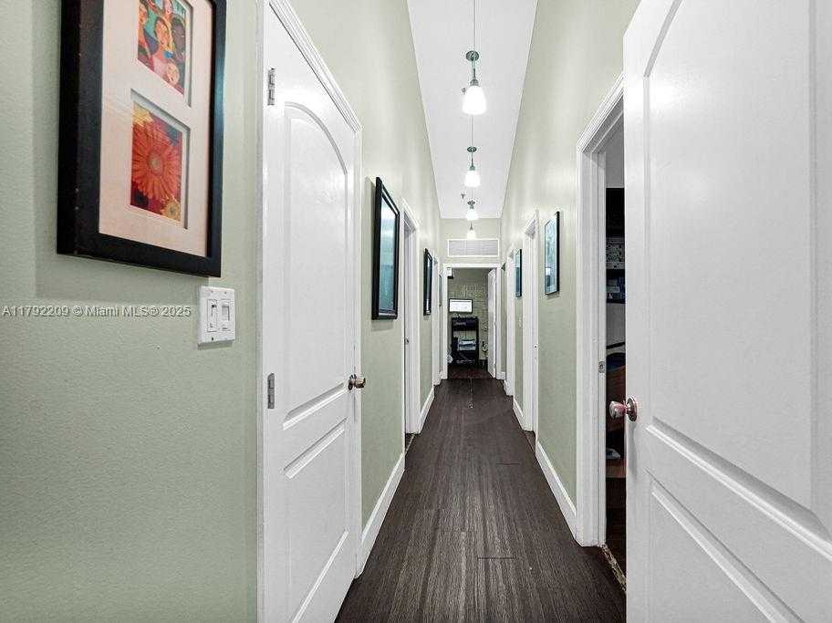 Small Image of 1590 NORTH EAST 162ND ST, North Miami Beach Number 19