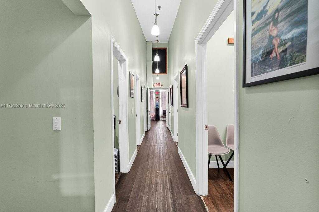 Small Image of 1590 NORTH EAST 162ND ST, North Miami Beach Number 23
