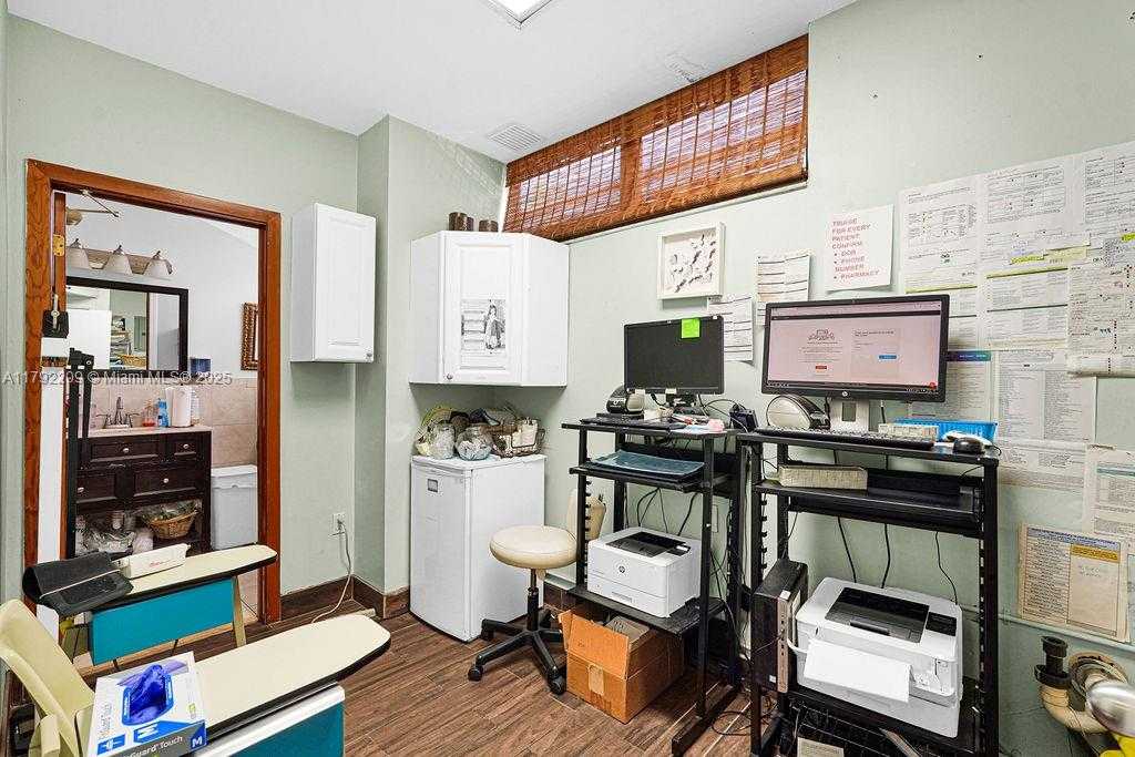 Small Image of 1590 NORTH EAST 162ND ST, North Miami Beach Number 25