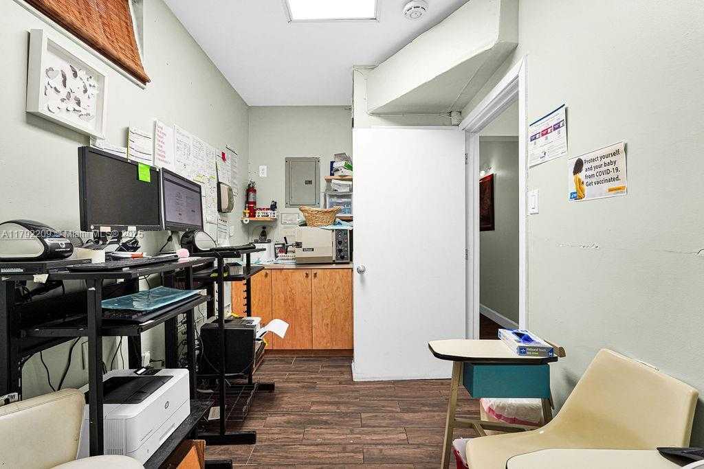 Small Image of 1590 NORTH EAST 162ND ST, North Miami Beach Number 28