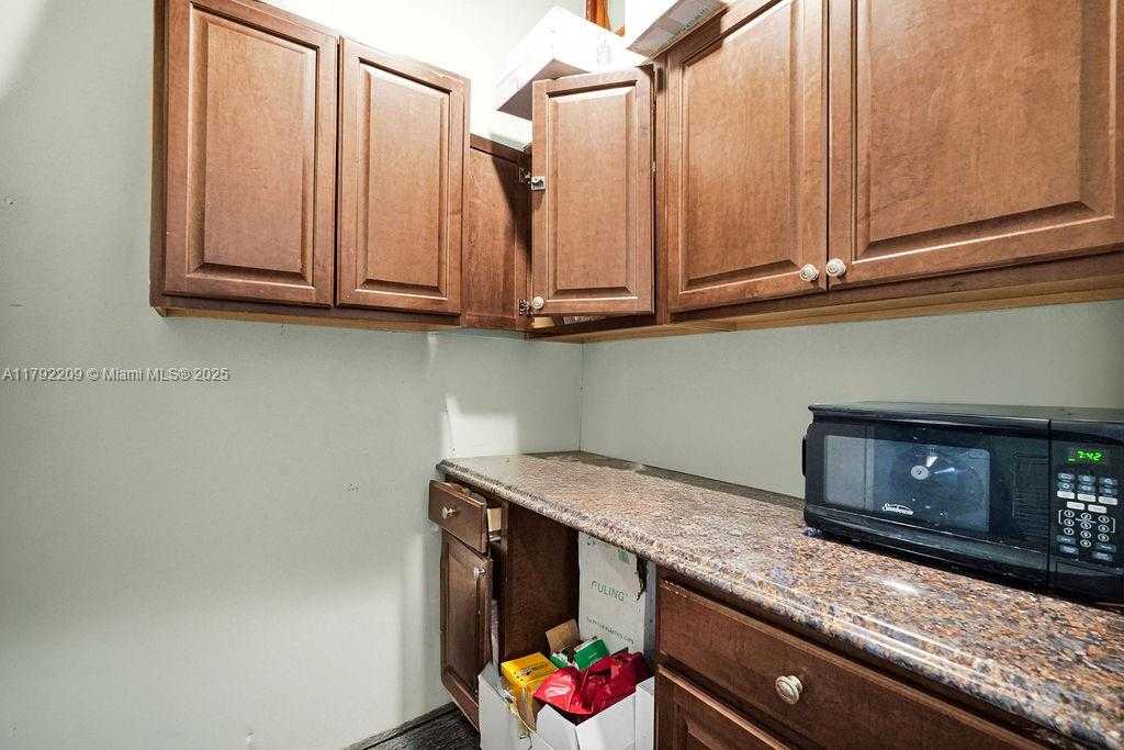 Small Image of 1590 NORTH EAST 162ND ST, North Miami Beach Number 32