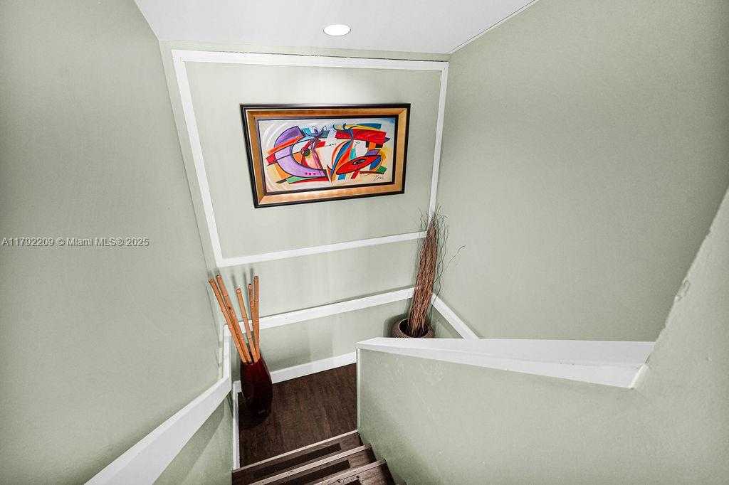 Small Image of 1590 NORTH EAST 162ND ST, North Miami Beach Number 33